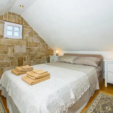 Stunning In With Kitchen Holiday home Nerezisca