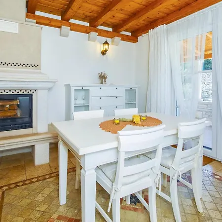 Stunning In With Kitchen Holiday home